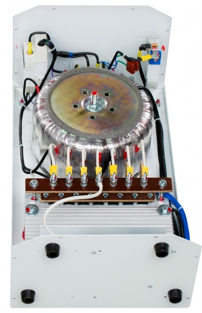 Стабилизатор напряжения VEKTOR ENERGY VNL-8000 Lux