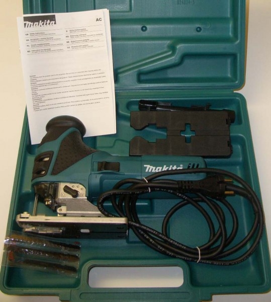 Лобзик электрический Makita 4351FCT 